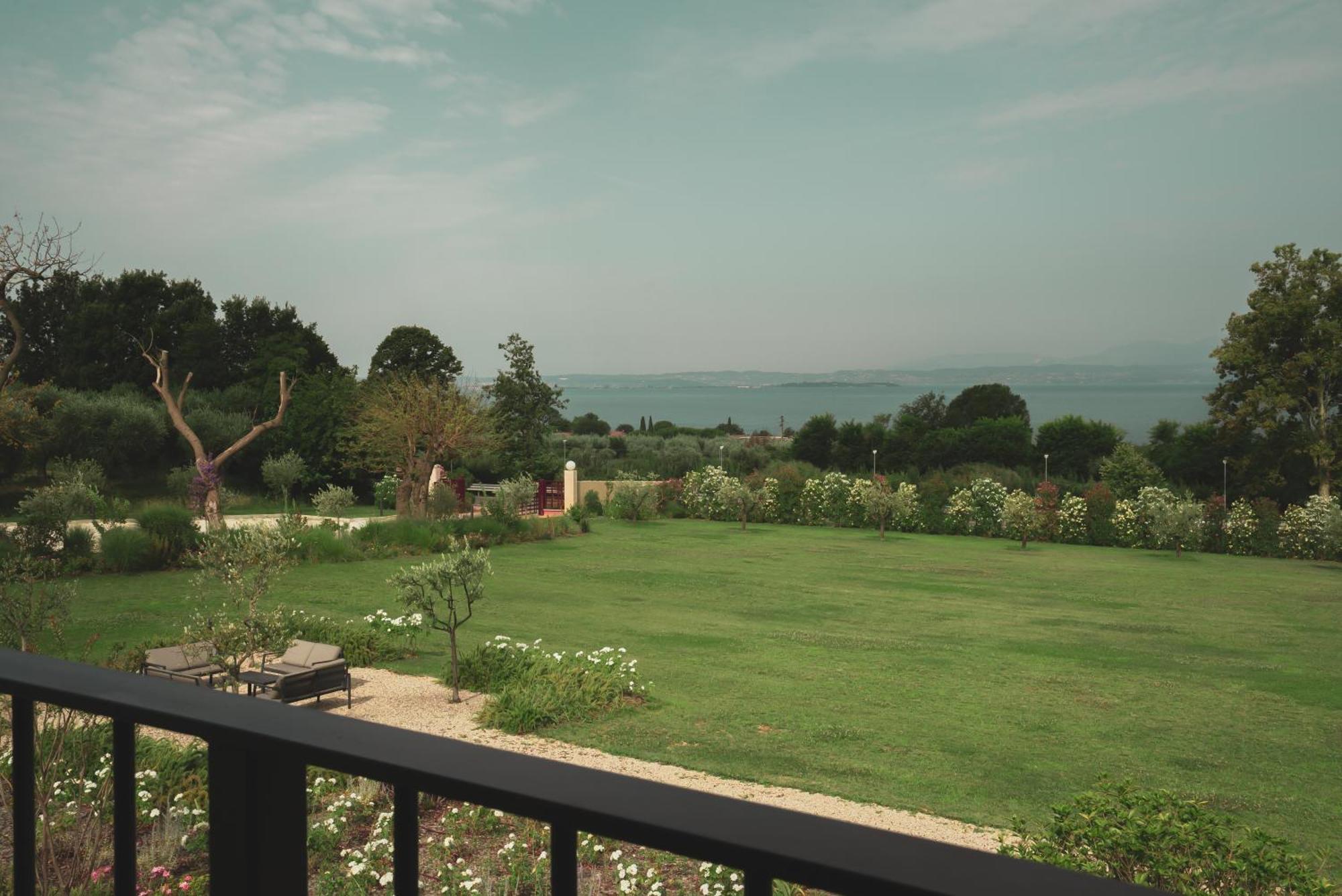 Natiia Relais - Adults Only Hotell Lazise Rum bild